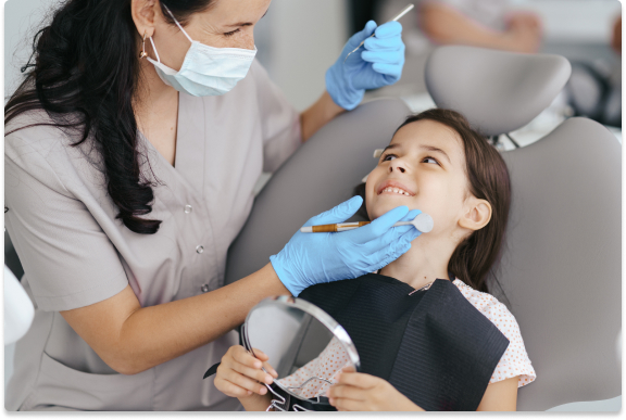 little-beautiful-girl-dentist-smiling